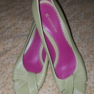 Naturalizer "Karis" Lime Green Leather Pump 10M